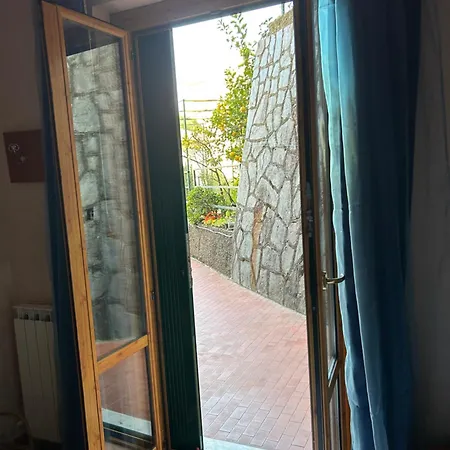 Residenza Giardino E Mare A Ciavai Daire *